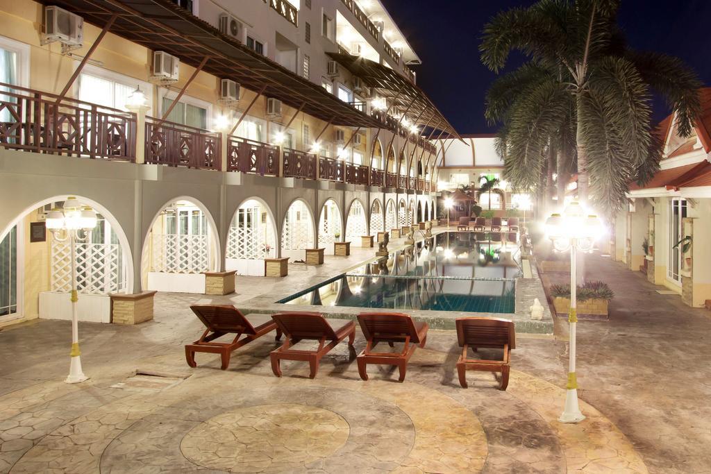 D Varee Xpress Hillside Hua Hin Petchaburi Esterno foto
